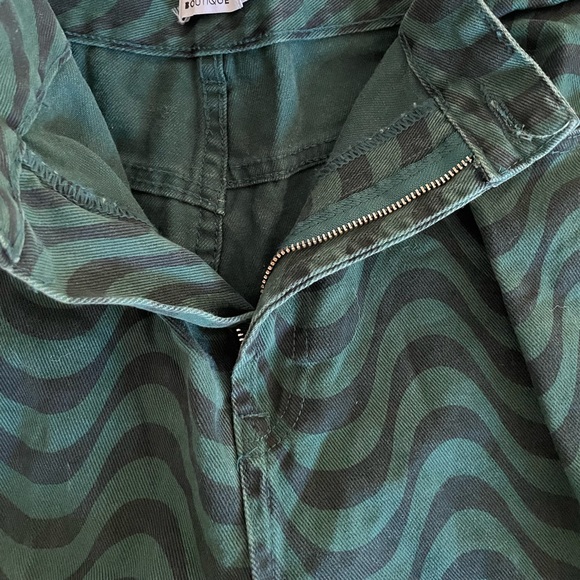 Beginning boutique: groovy green and black chevron print jeans - Picture 4 of 5